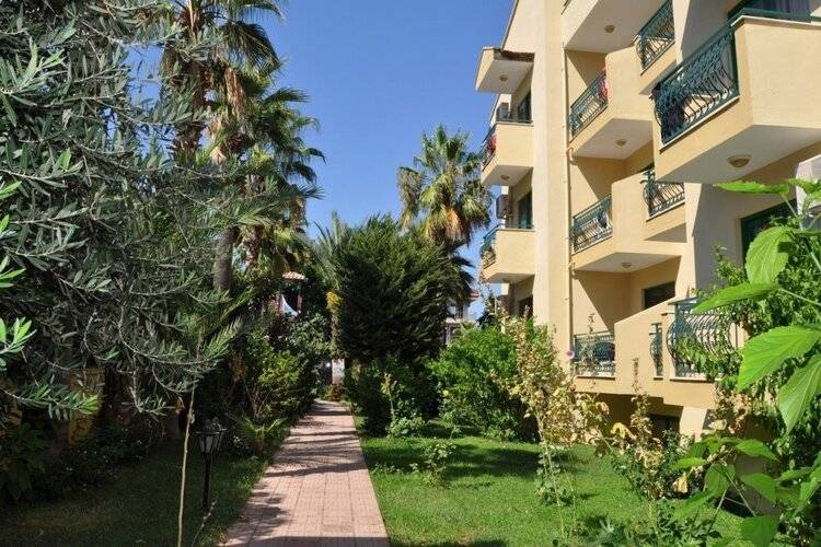 Hibiscus Garden Apart