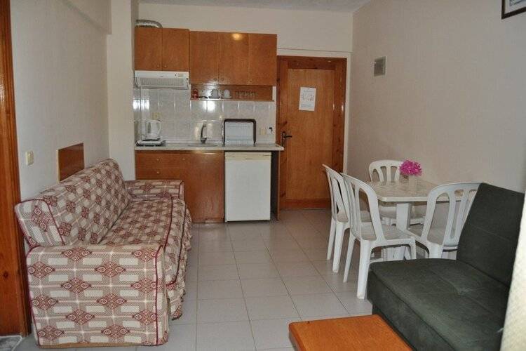 Hibiscus Garden Apart