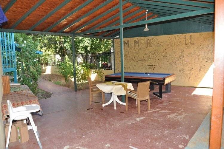 Hibiscus Garden Apart