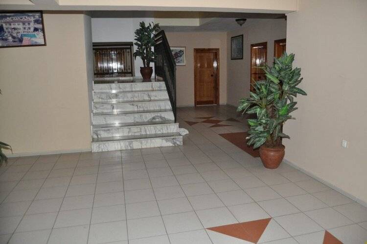 Hibiscus Garden Apart