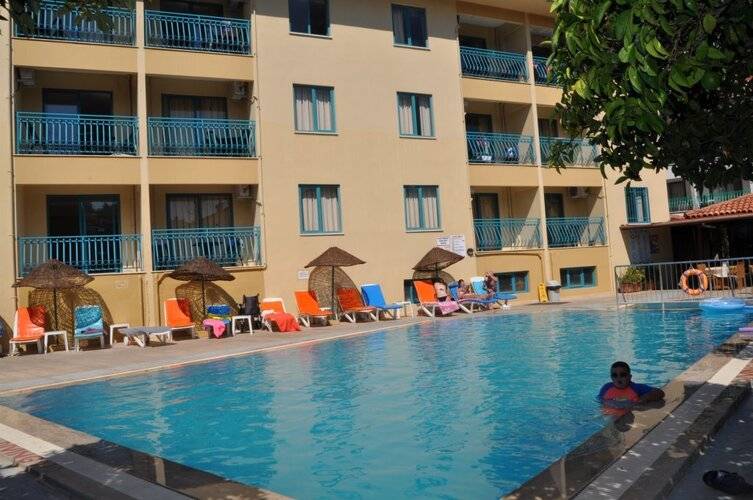 Hibiscus Garden Apart