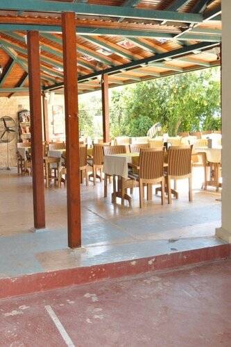 Hibiscus Garden Apart