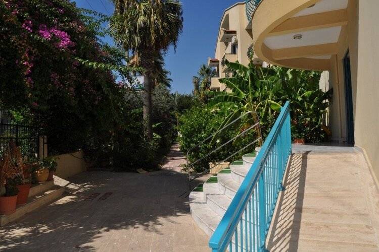 Hibiscus Garden Apart