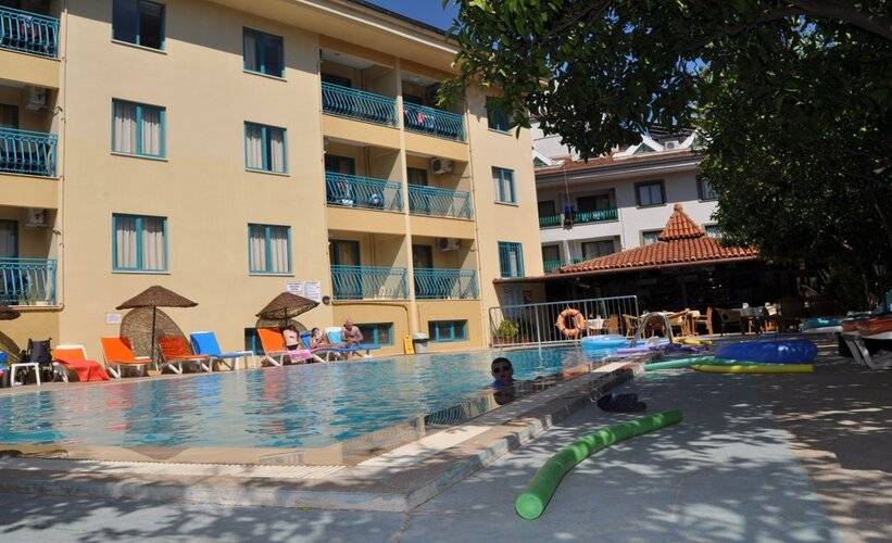 Hibiscus Garden Apart