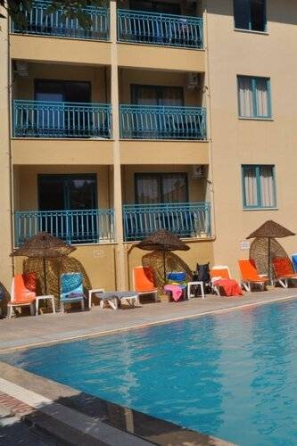 Hibiscus Garden Apart