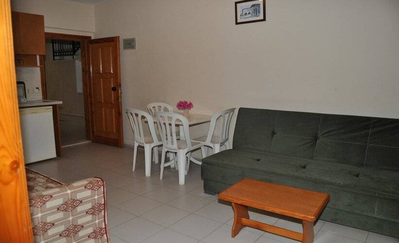 Hibiscus Garden Apart