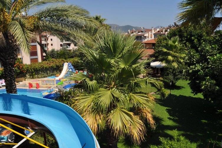 Hibiscus Garden Apart