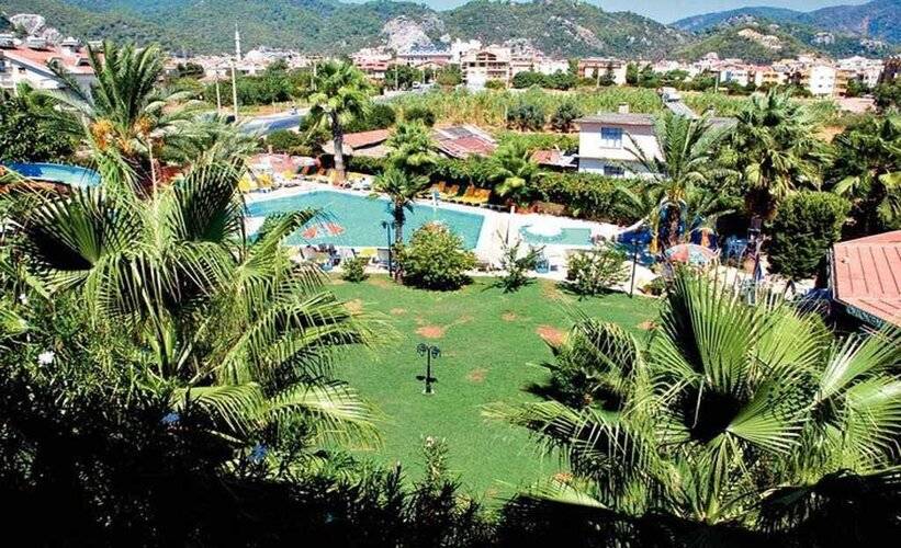 Hibiscus Garden Apart