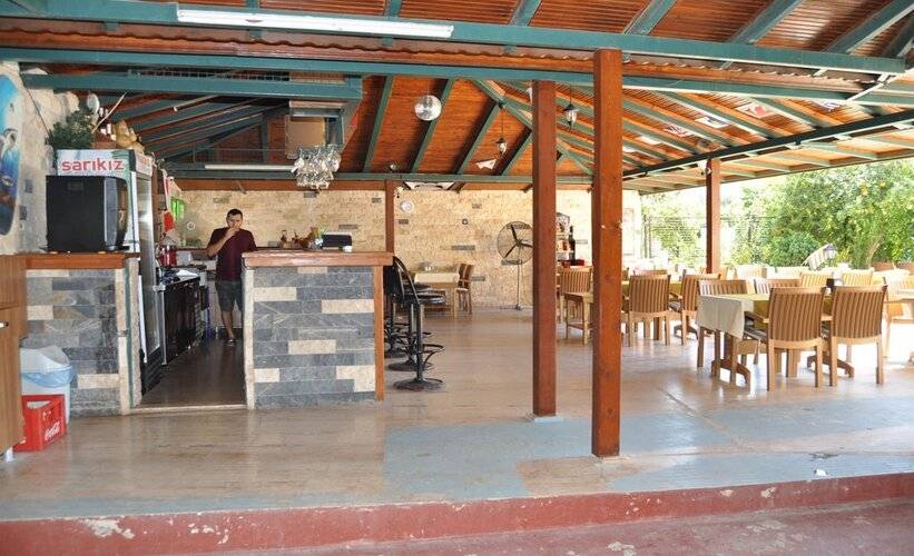 Hibiscus Garden Apart