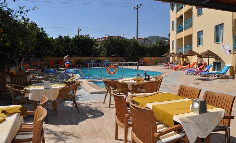 Hibiscus Garden Apart