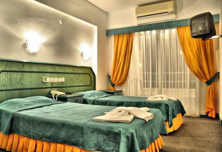 Albora Hotel