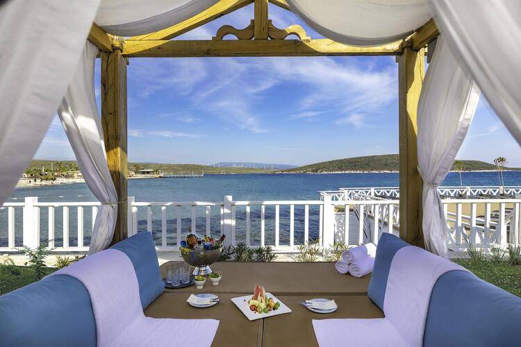 Design Plus Seya Beach Hotel