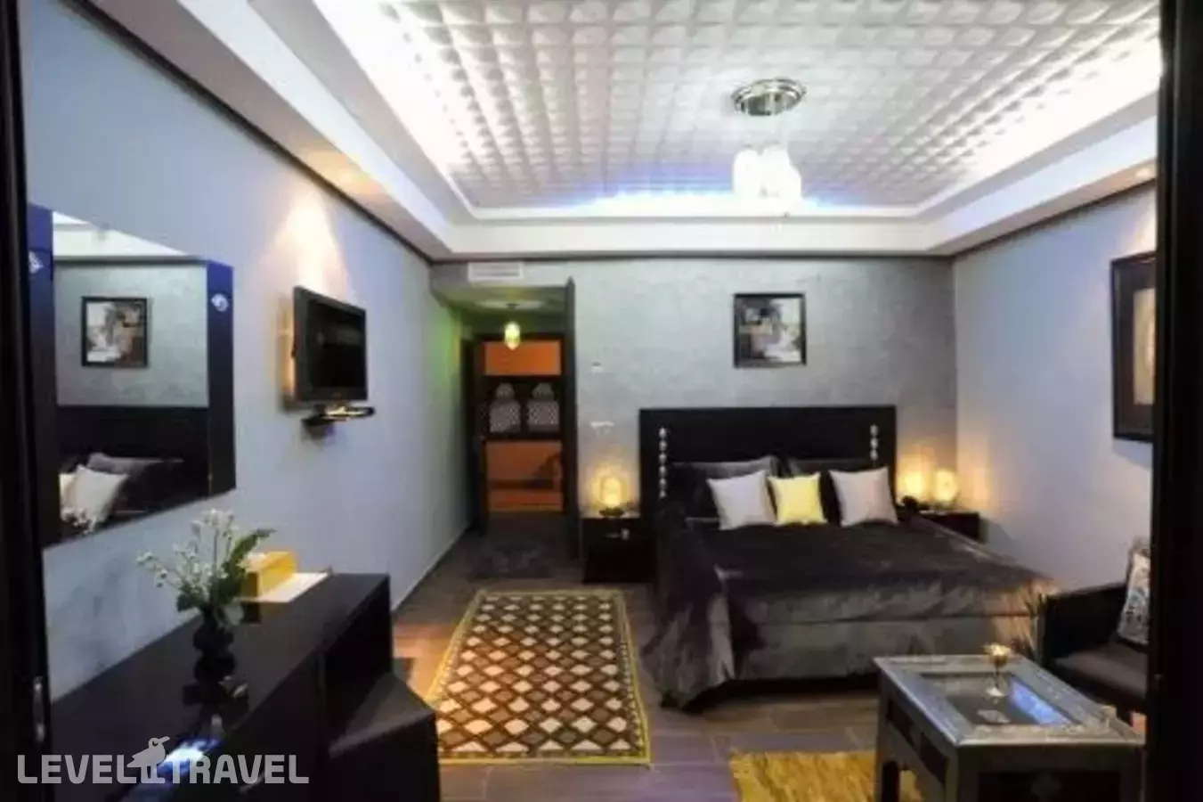 Le Collier De La Colombe