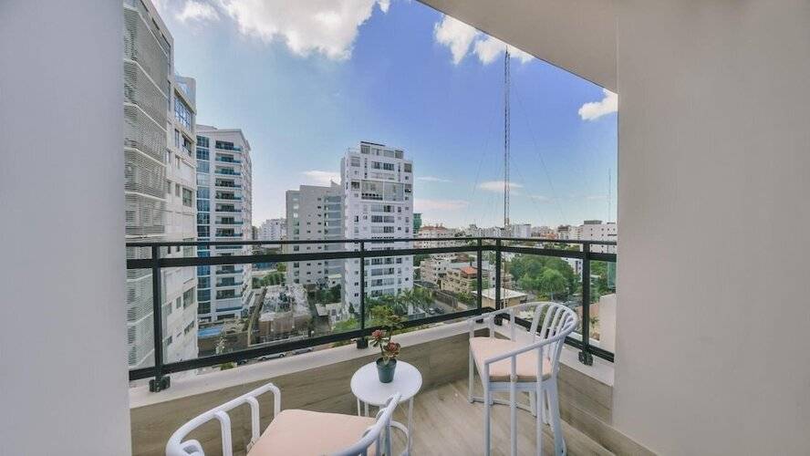 Breakfast Included Fully Serviced Apartment At Regatta Living Ii - 907