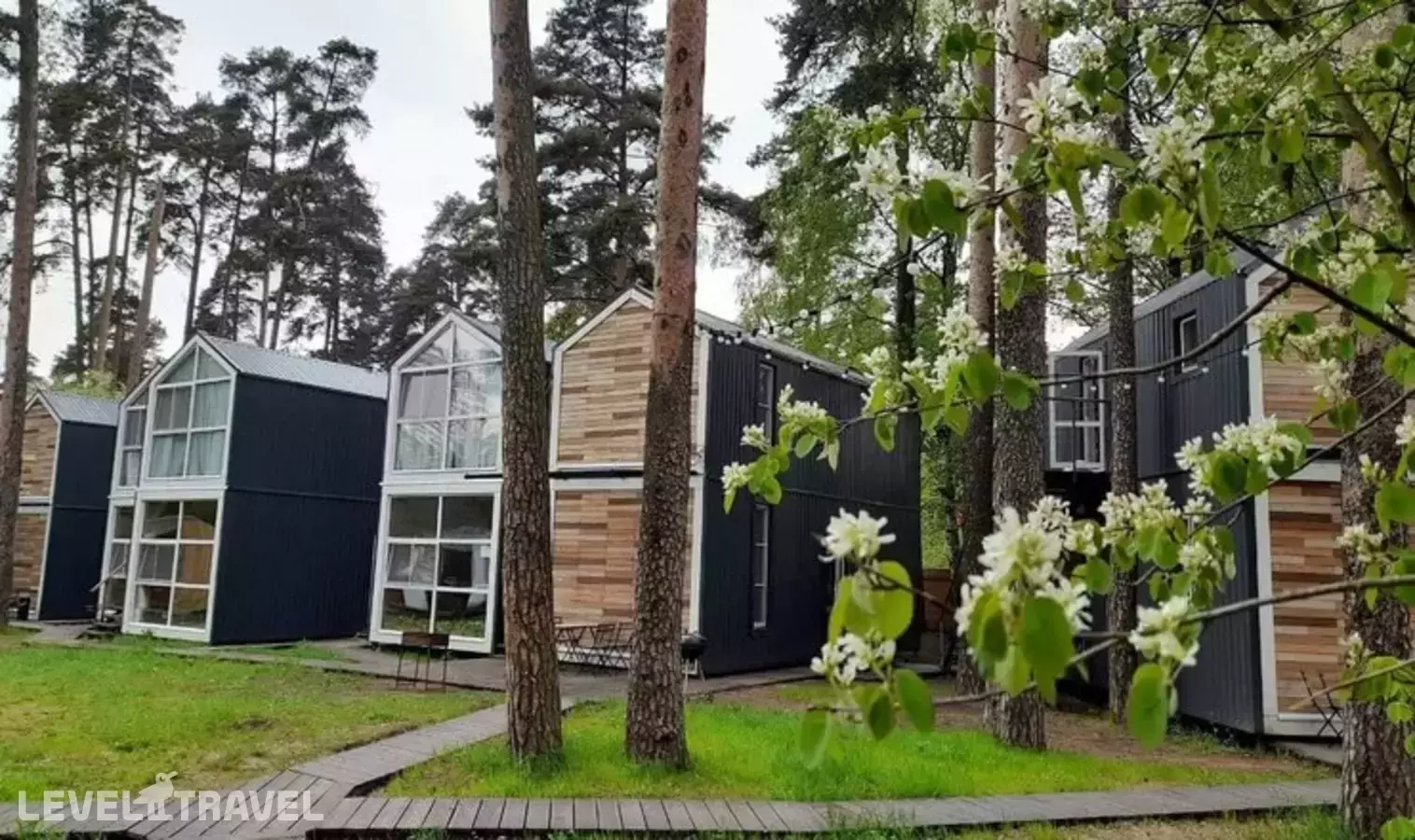 Коттеджи Скворешники