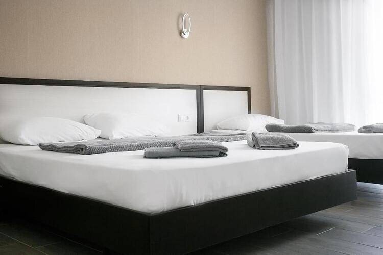 Diamond Delux Hotel
