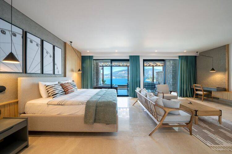 Lures Hotel