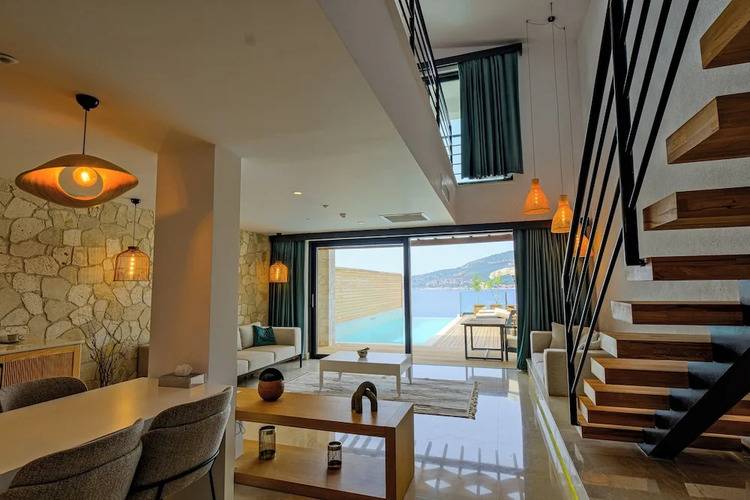 Lures Hotel
