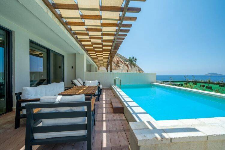 Lures Hotel