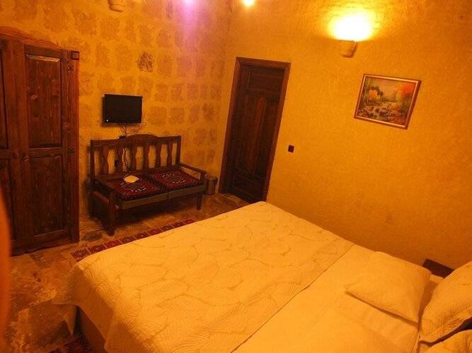 Dilek Tepesi Cave Hotel