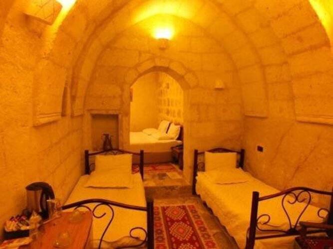 Dilek Tepesi Cave Hotel