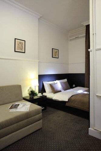 Booking Rooms