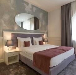 $item['hotel']['name']