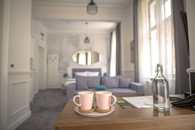 Public House Hotel