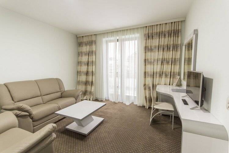 Отель Hollywoodland Wellness & Aquapark