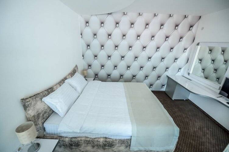 Отель Hollywoodland Wellness & Aquapark