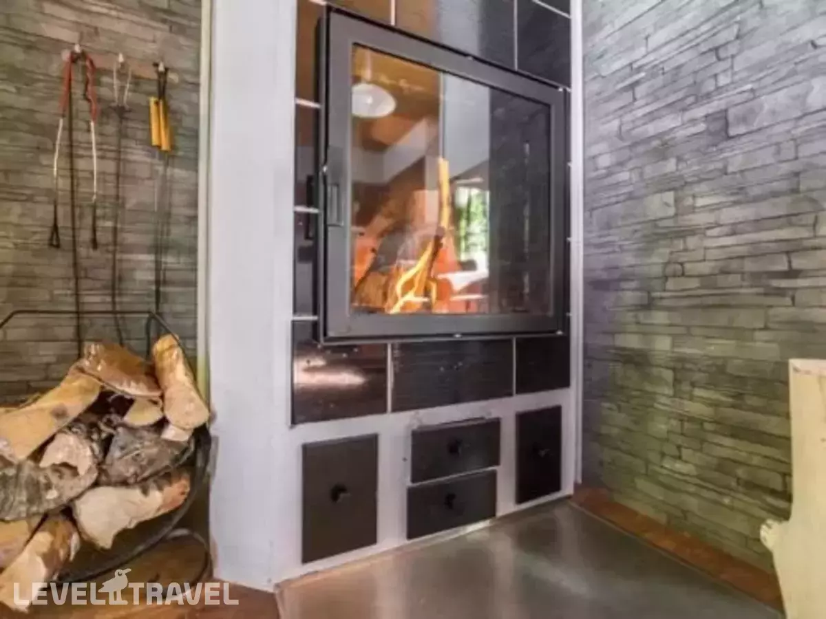 Mustalampi 4 Kyyhkynen