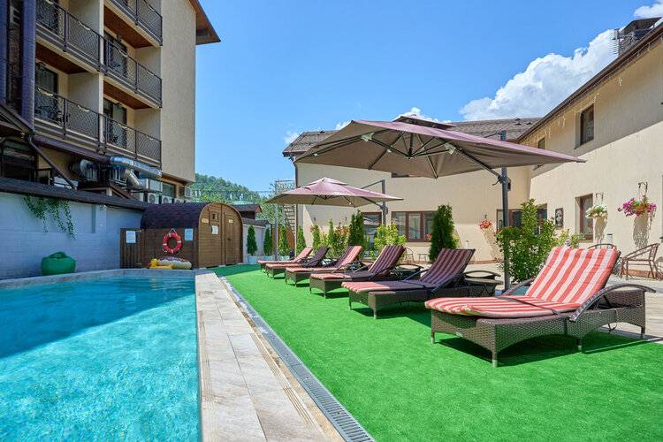 Astra De Rosa (Ex. Grand Way Skydorf)