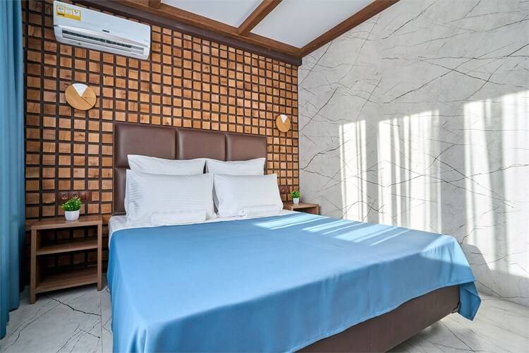 Astra De Rosa (Ex. Grand Way Skydorf)