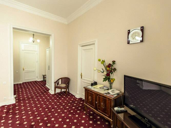 Konstantin Hotel