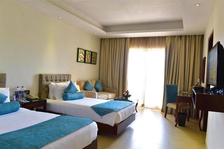 Golden Tulip Grand View Resort