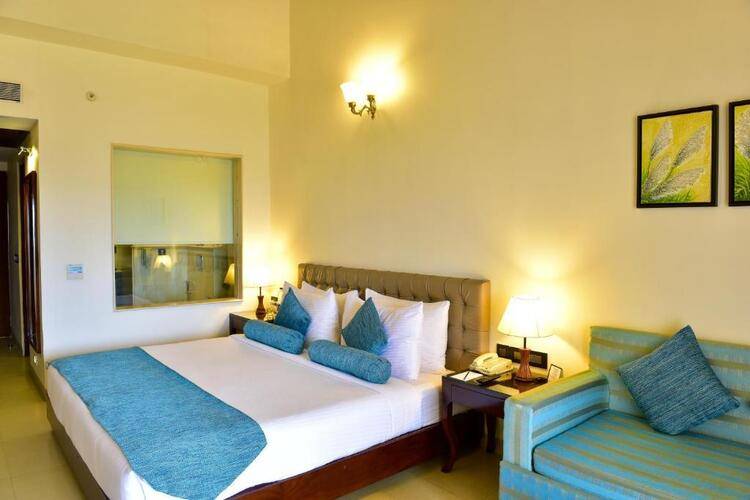 Golden Tulip Grand View Resort