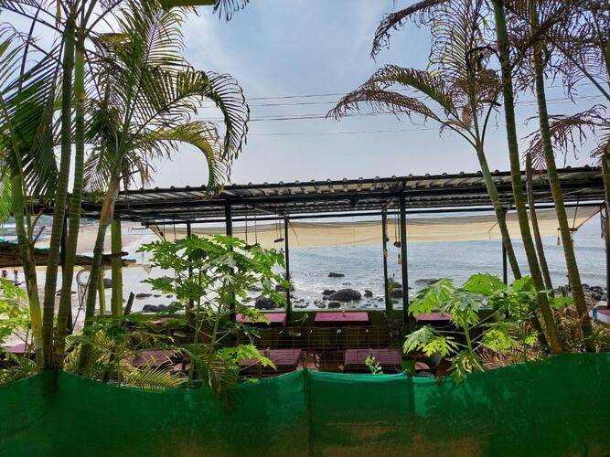 Hill Top Beach Hotel