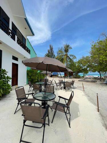 Beach Walk Inn Gulhi