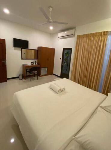 Beach Walk Inn Gulhi
