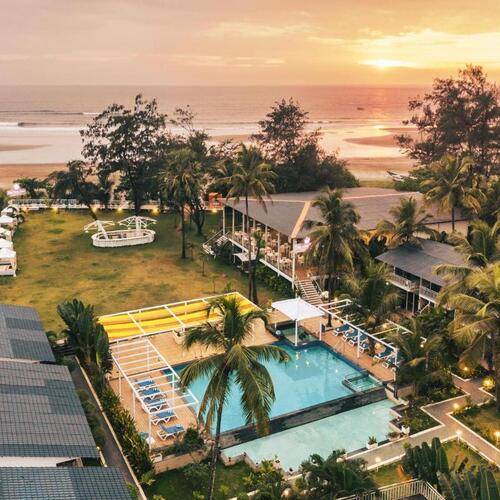 Foxoso La Alphonso Marina Resort & Spa