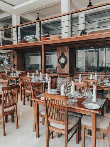 Pinnacle Boutique Villas