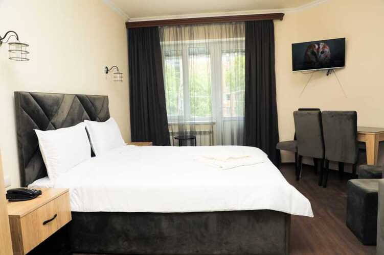 Aragast Hotel