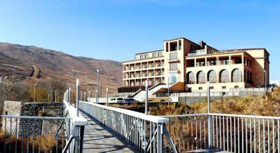 Aragast Hotel