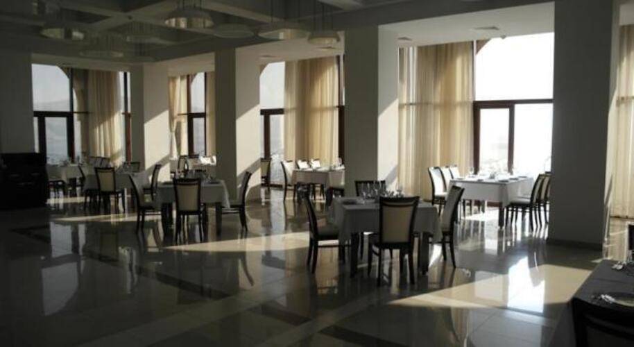 Aragast Hotel