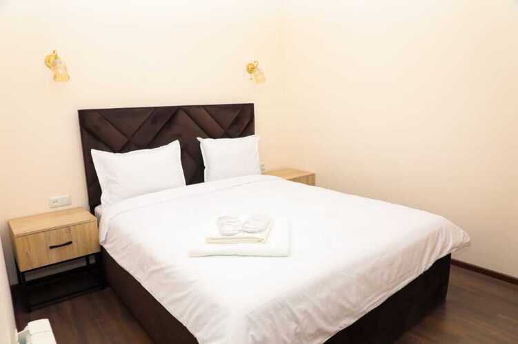Aragast Hotel