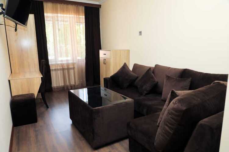 Aragast Hotel