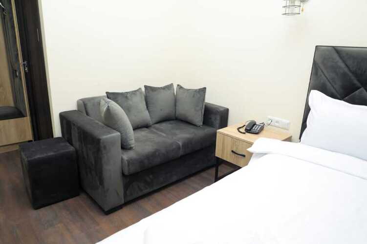 Aragast Hotel