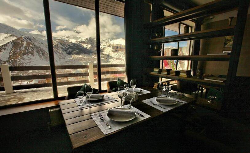 Alpine Lounge