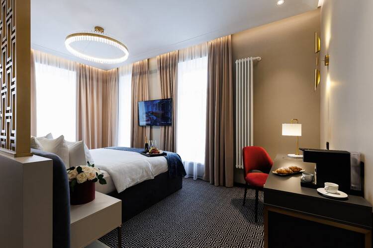Helen Hotel