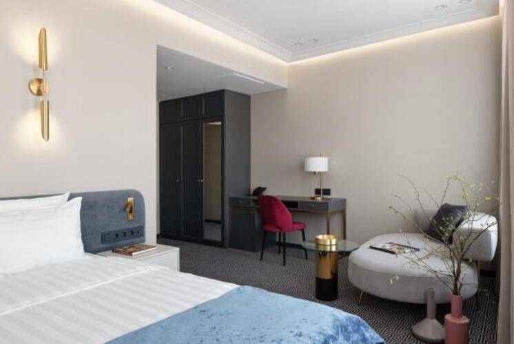 Helen Hotel